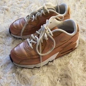 Girls Bronze Nike sneaker